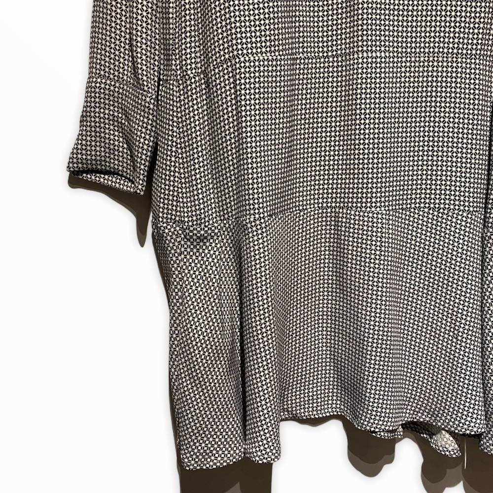 🄷&🄼 Geometric Pattern Dress with Ruffle Hem - Picture 5 of 9